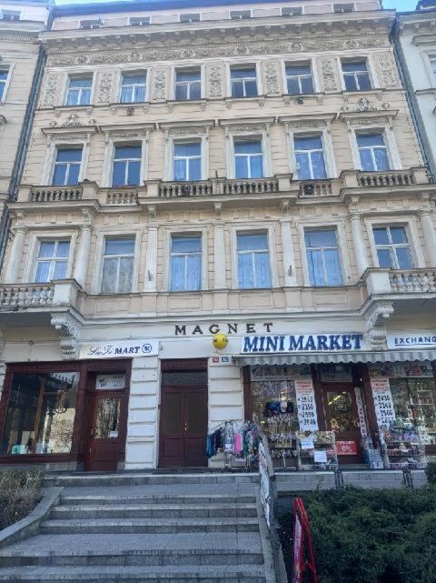 Magnet Apartment Karlovy Vary Exteriör bild